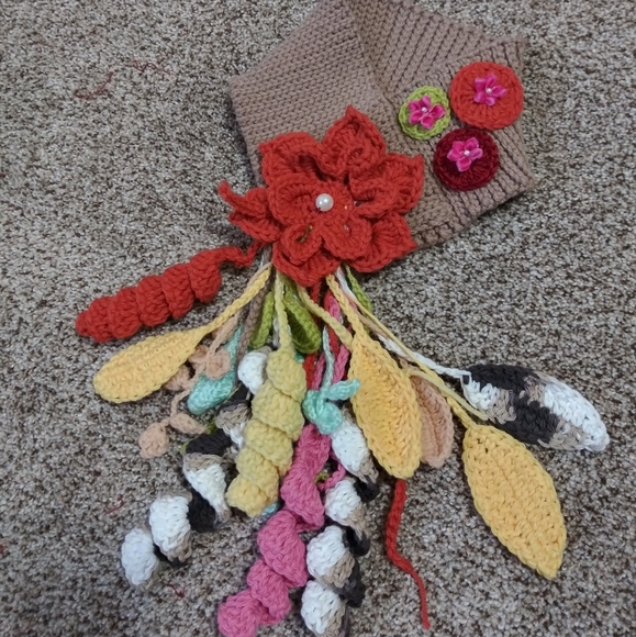 Handmade decorative neck warmer - Picture 10 of 12